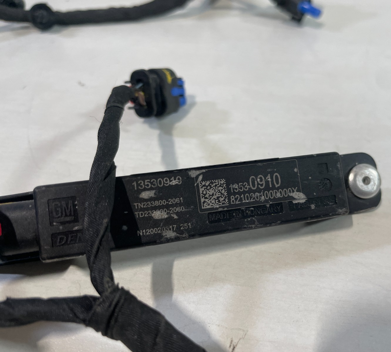 Load image into Gallery viewer, 2020 - 2024 CADILLAC CT5 REAR BUMPER PARKING WIRING HARNESS CABLE # 104977