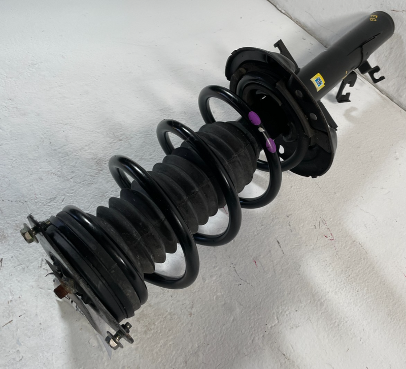 Load image into Gallery viewer, 20-22 NISSAN ROGUE SPORT FRONT LEFT SHOCK STRUT ABSORBER & COIL SPRING #106226