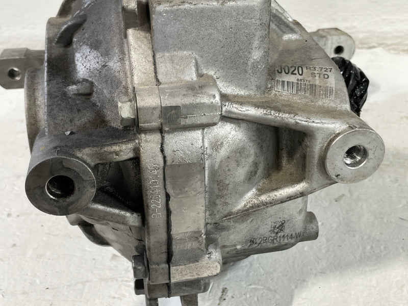 Load image into Gallery viewer, 2019 - 2023 GENESIS G70 RWD REAR DIFFERENTIAL AXLE CARRIER ASSEMBLY 2.0L #101102