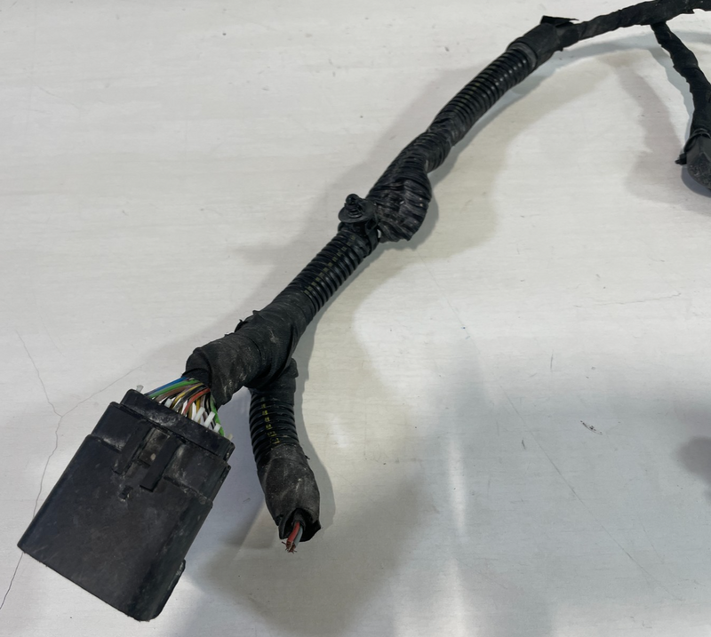 Load image into Gallery viewer, 2020 - 2024 CADILLAC CT5 REAR BUMPER PARKING WIRING HARNESS CABLE # 104977