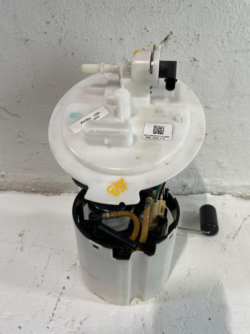 Load image into Gallery viewer, 2021 - 2025 GENESIS G70 FUEL GAS PUMP SENDING UNIT ASSEMBLY 31110-J5050 # 104342