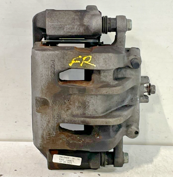 Load image into Gallery viewer, 2020-2025 HYUNDAI PALISADE FRONT RIGHT SIDE BRAKE CALIPER W/O BRAKE PADS #100871