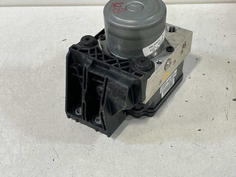 Load image into Gallery viewer, 2020-2022 HYUNDAI PALISADE ANTI LOCK ABS BRAKE PUMP CONTROL MODULE UNIT # 100238