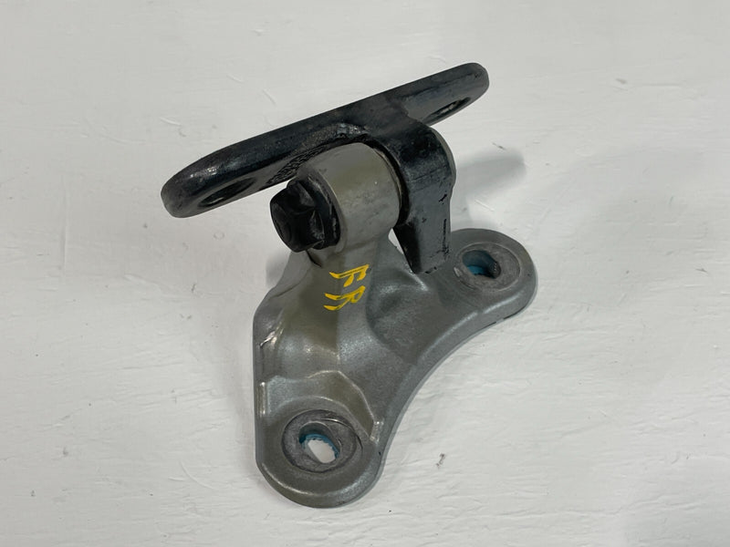 Load image into Gallery viewer, 2017 - 2019 INFINITI QX30 FRONT RIGHT UPPER DOOR HINGE H0400-5DMMA OEM # 88083