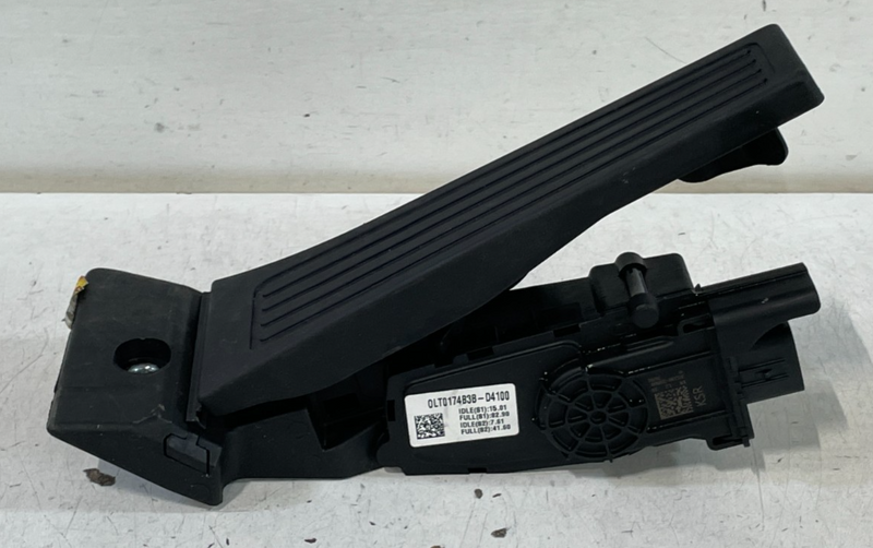 Load image into Gallery viewer, HYUNDAI PALISADE SANTA FE GAS PEDAL ACCELERATOR THROTTLE TRAVEL SENSOR # 100845