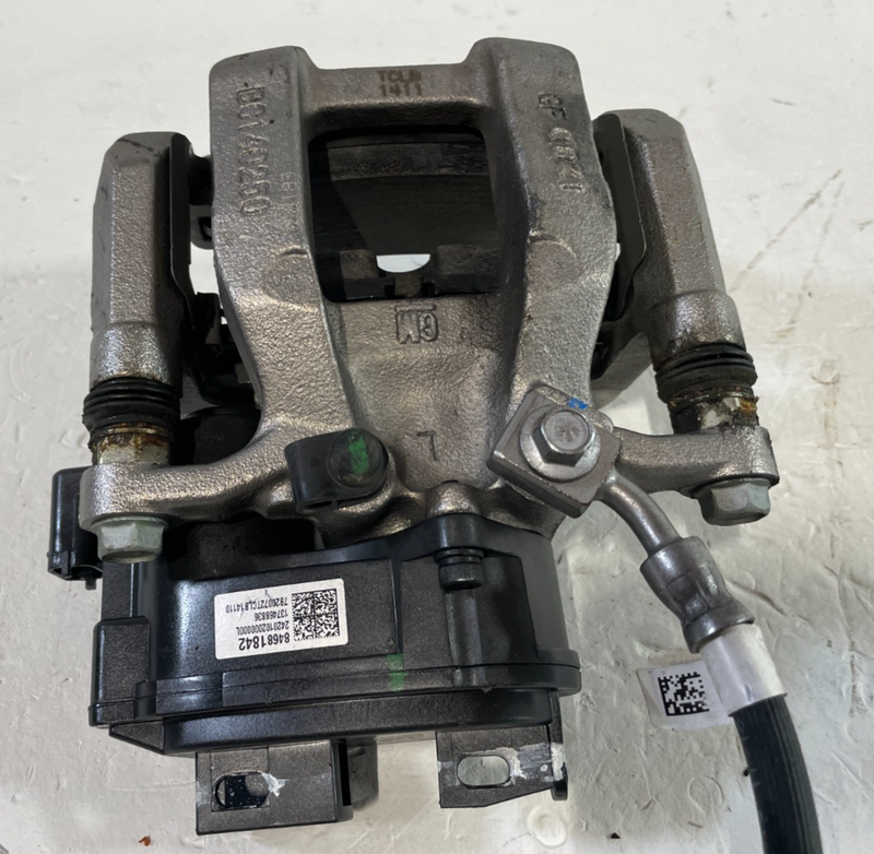 Load image into Gallery viewer, 2020 - 2025 CADILLAC CT5 REAR LEFT DRIVER SIDE DISC BRAKE CALIPER # 104993