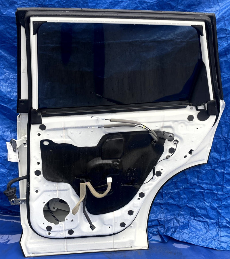 Load image into Gallery viewer, NISSAN ROGUE REAR RIGHT PASSENGER SIDE DOOR ASSEMBLY WHITE (QAK) 21-25 # 106879