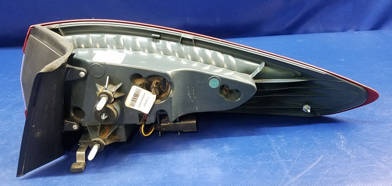 Load image into Gallery viewer, 13-16 FORD FUSION LEFT DRIVER SIDE TAIL LIGHT LAMP QUARTER PANEL MOUNTED # 71522