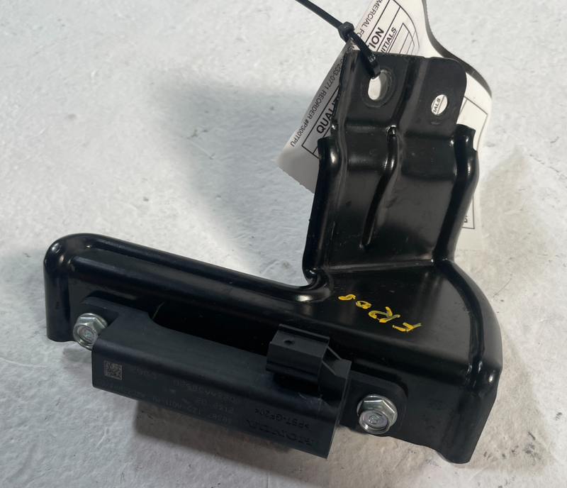Load image into Gallery viewer, 14-25 ACURA INTEGRA FRONT RIGHT KEY LESS ENTRY ANTENNA RECEIVER MODULE # 106691