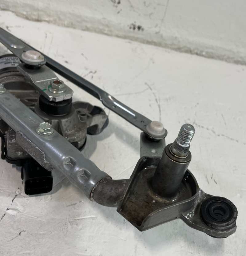Load image into Gallery viewer, 19-25 GENESIS G70 FRONT WINDSHIELD WIPER TRANSMISSION LINKAGE W/ MOTOR # 104355