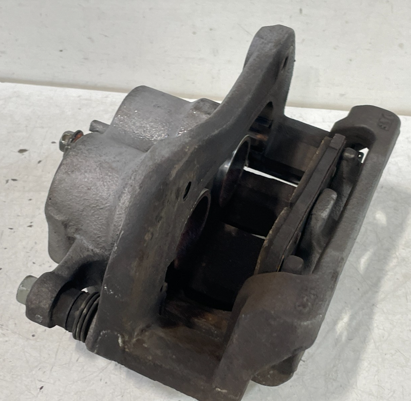 Load image into Gallery viewer, 2020-2025 HYUNDAI PALISADE FRONT RIGHT SIDE BRAKE CALIPER W/O BRAKE PADS #100871