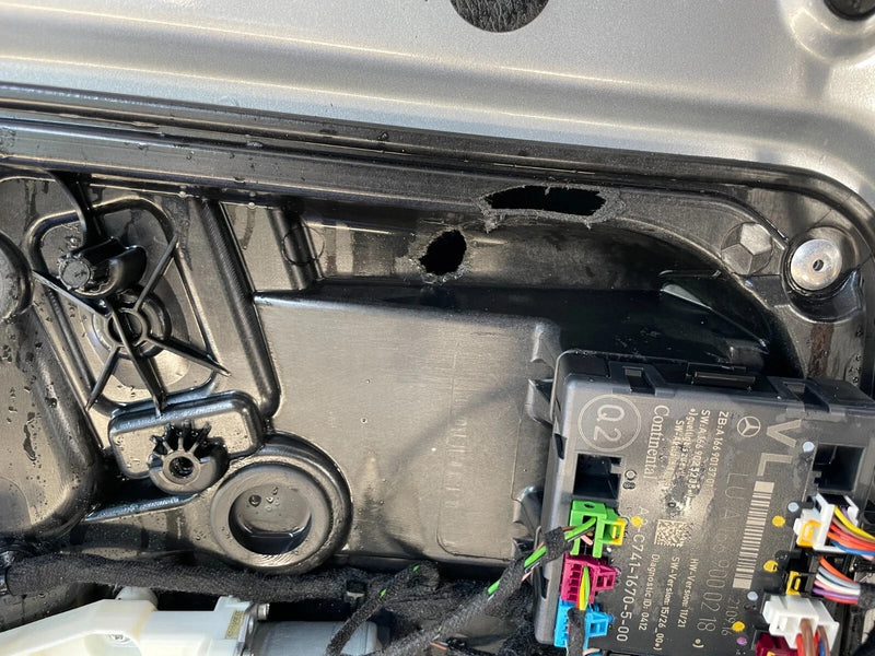 Load image into Gallery viewer, INFINITI QX30 FRONT LEFT SIDE DOOR SHELL SILVER (KY0) 2017 - 2019 # MR10-DRU1612
