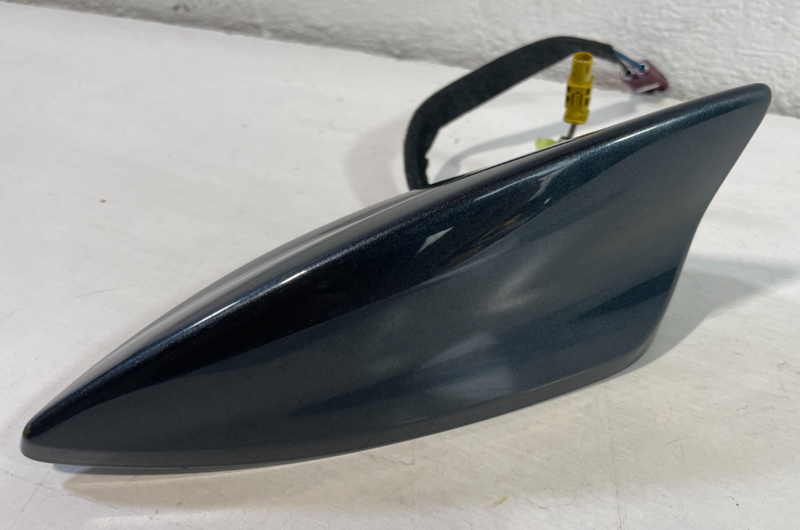 Load image into Gallery viewer, 2020-2024 CADILLAC CT5 TOP ROOF SATELLITE SHARK FIN RADIO ANTENNA BLACK #104977F