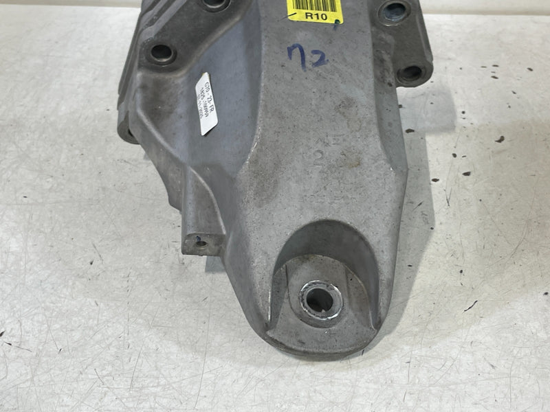Load image into Gallery viewer, 2019-2023 GENESIS G70 FRONT RIGHT SIDE ENGINE MOUNT SUPPORT BRACKET 2.0L #100959