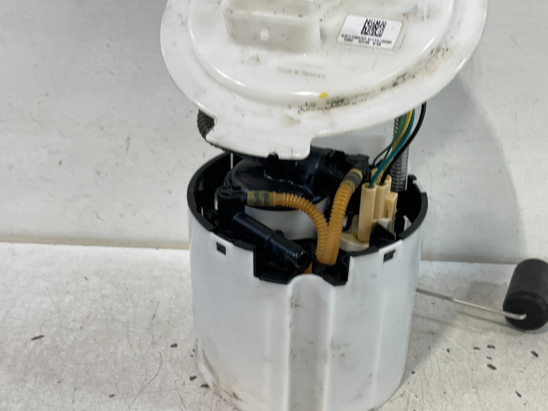 Load image into Gallery viewer, 2021 - 2025 GENESIS G70 FUEL GAS PUMP SENDING UNIT ASSEMBLY 31110-J5050 # 101057