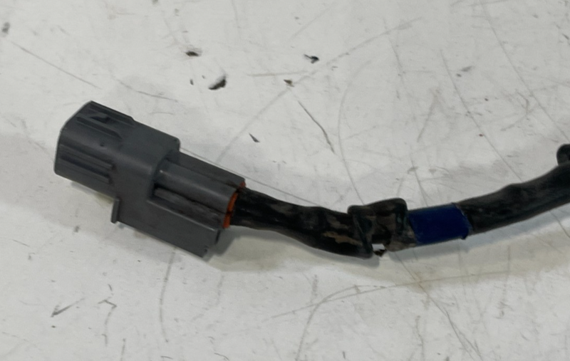 Load image into Gallery viewer, 20-25 HYUNDAI PALISADE REAR LEFT LOWER EXHAUST LAMBDA O2 SENSOR 3.8L # 103339H