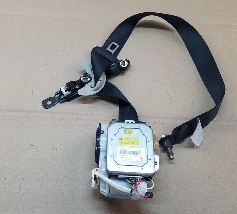 Load image into Gallery viewer, ⭐⭐OEM 11-12 INFINITI M37 M56 FRONT RIGHT SEAT BELT RETRACTOR W/PRE CRASH BLACK⭐⭐