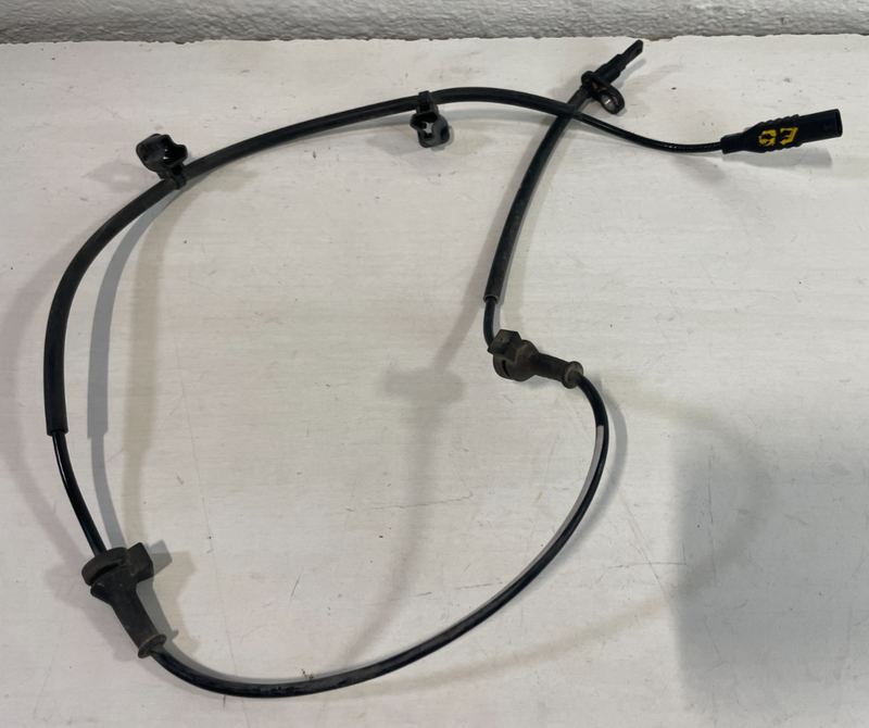 Load image into Gallery viewer, 2022-2025 HYUNDAI TUCSON FRONT LEFT DRIVER SIDE ABS WHEEL SPEED SENSOR # 105039