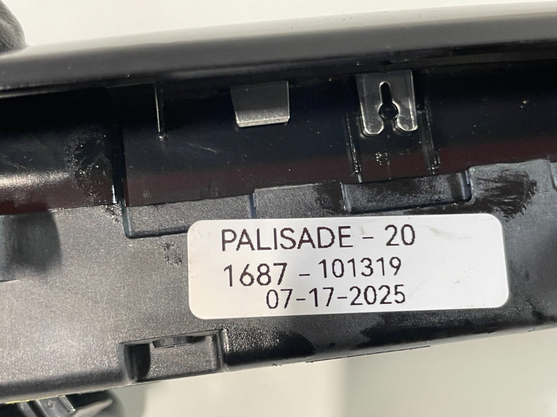 Load image into Gallery viewer, 20-25 HYUNDAI PALISADE INTERIOR FRONT OVERHEAD ROOF MAP DOME LIGHT LAMP # 101319
