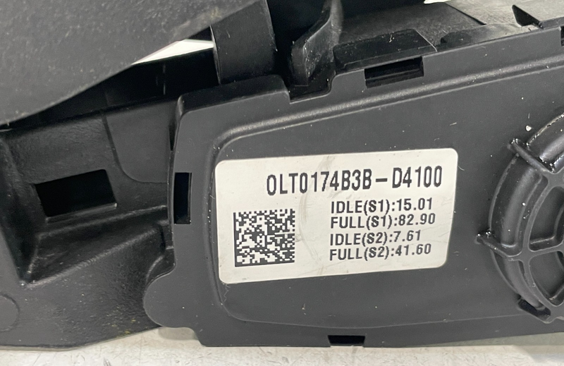 Load image into Gallery viewer, HYUNDAI PALISADE SANTA FE GAS PEDAL ACCELERATOR THROTTLE TRAVEL SENSOR # 100845