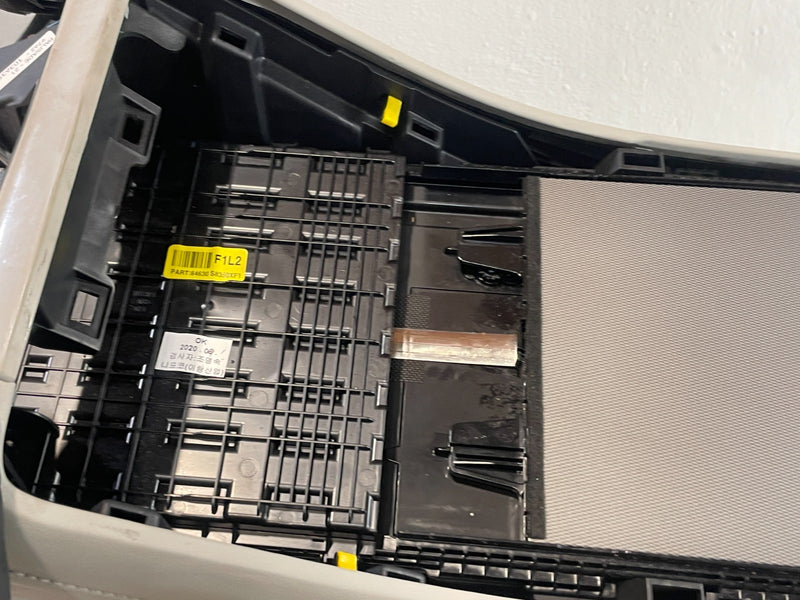 Load image into Gallery viewer, 2020-2022 HYUNDAI PALISADE CENTER CONSOLE STORAGE COMPARTMENT ASSEMBLY # 103635