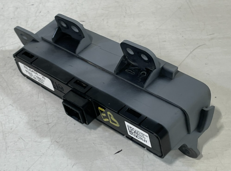 Load image into Gallery viewer, 20-22 HYUNDAI PALISADE DASH RHEOSTAT DIMMER & TRUNK & TRACTION SWITCH # 100827