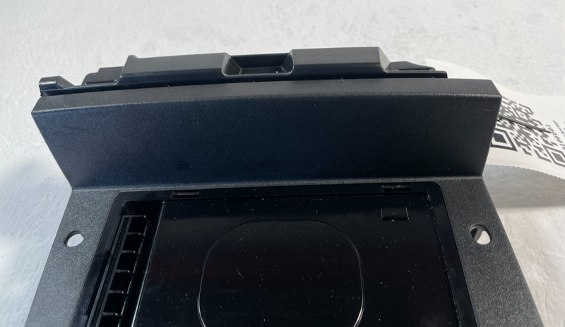 Load image into Gallery viewer, 2023- 2025 KIA SPORTAGE WIRELESS CHARGING PAD ASSEMBLY 95560-P1000 2.5L # 106601