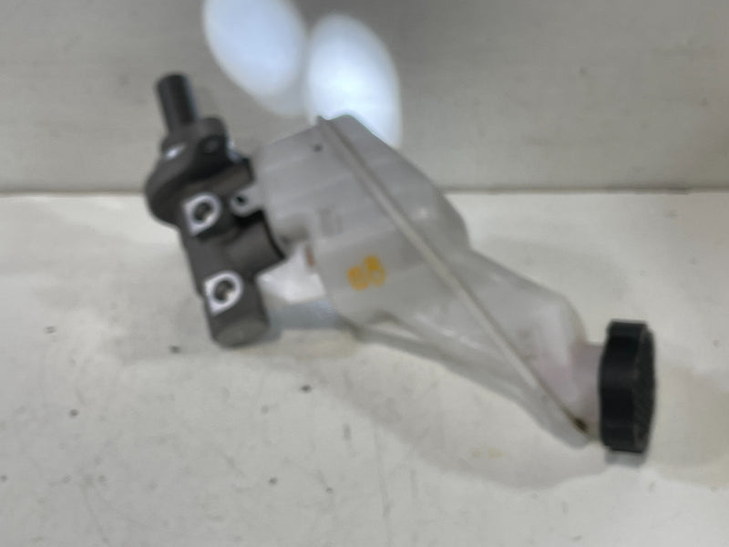Load image into Gallery viewer, 2020 - 2025 HYUNDAI PALISADE BRAKE BOOSTER MASTER CYLINDER W/ RESERVOIR # 103592
