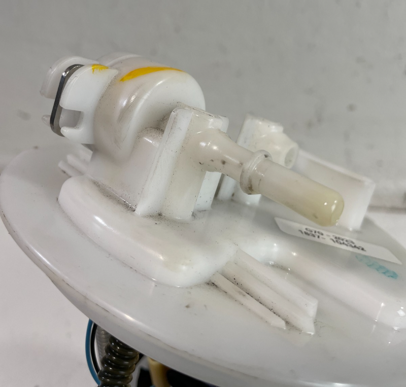 Load image into Gallery viewer, 2021 - 2025 GENESIS G70 FUEL GAS PUMP SENDING UNIT ASSEMBLY 31110-J5050 # 104342