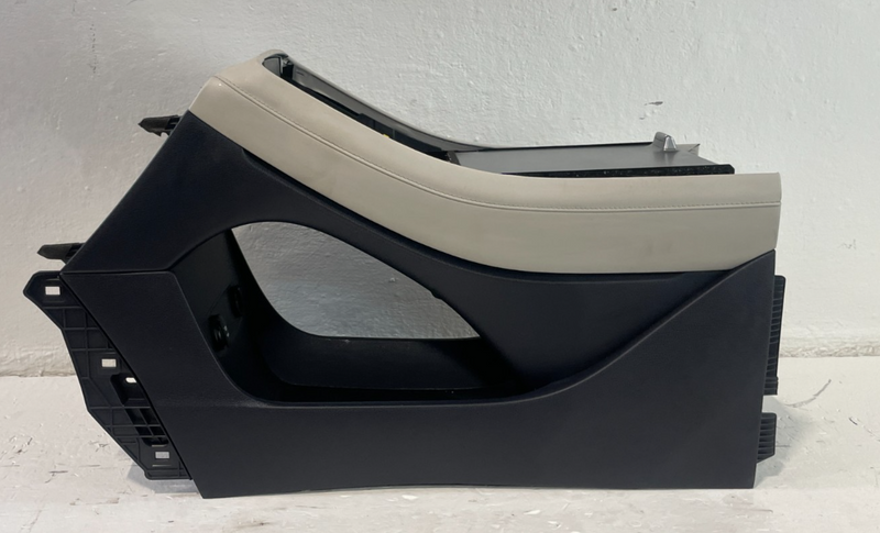 Load image into Gallery viewer, 2020-2022 HYUNDAI PALISADE CENTER CONSOLE STORAGE COMPARTMENT ASSEMBLY # 103635