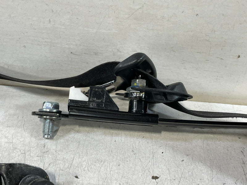 Load image into Gallery viewer, 2019 - 2020 INFINITI QX50 FRONT RIGHT PASSENGER SIDE SEAT BELT RETRACTOR # 97632