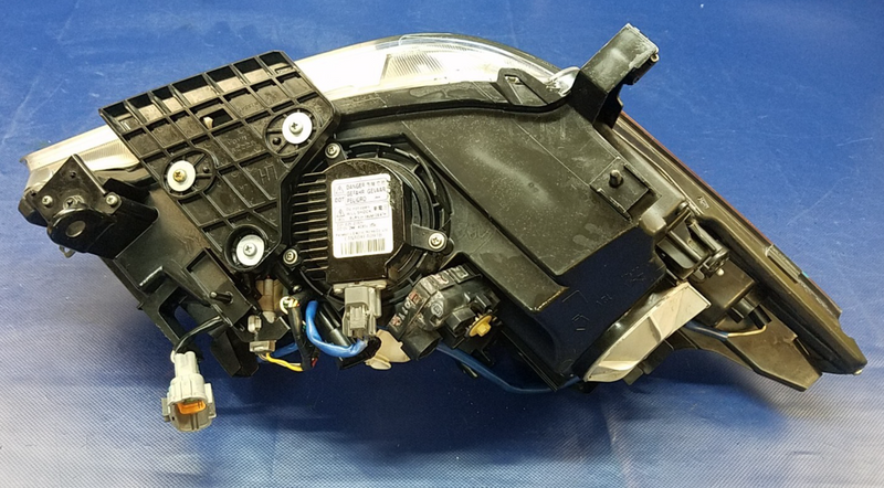 Load image into Gallery viewer, 11-14 INFINITI M37 Q70 LEFT XENON HEADLIGHT HEADLAMP W/ ADAPTIVE # IG15-HDS762