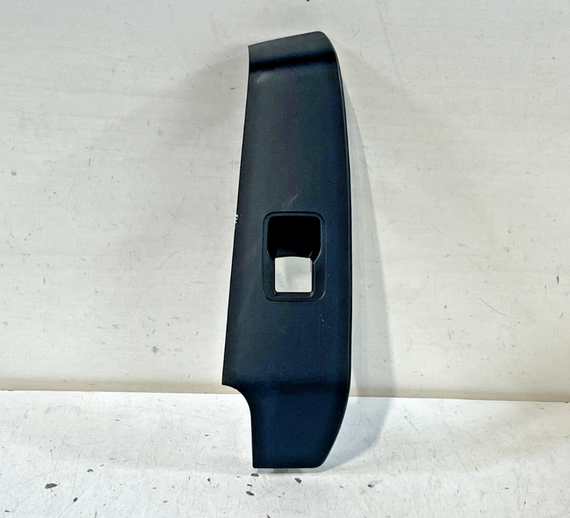 Load image into Gallery viewer, 2022 - 2025 HONDA CIVIC REAR RIGHT SIDE POWER DOOR WINDOW SWITCH BEZEL # 99873