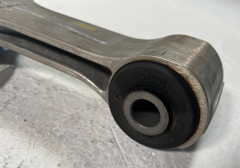 Load image into Gallery viewer, 22-25 HYUNDAI TUCSON SANTA CRUZ ENGINE MOTOR MOUNT TORQUE ARM ROLL ROD # 106004
