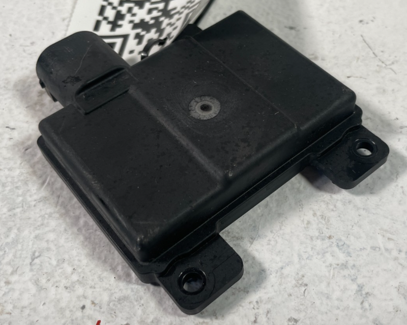 Load image into Gallery viewer, 2025 HYUNDAI TUCSON REAR RIGHT PASSENGER BLIND SPOT RADAR MODULE SENSOR # 105897