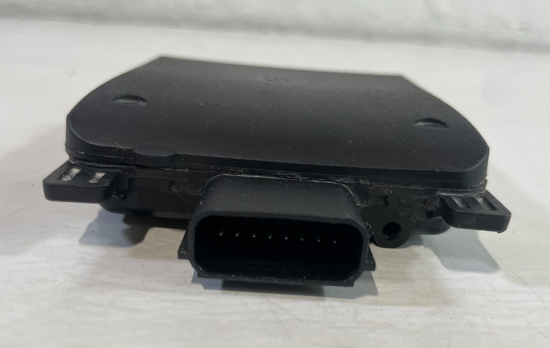 Load image into Gallery viewer, 2020-2024 CADILLAC CT5 REAR RIGHT SIDE BLIND SPOT RADAR CONTROL MODULE #104968