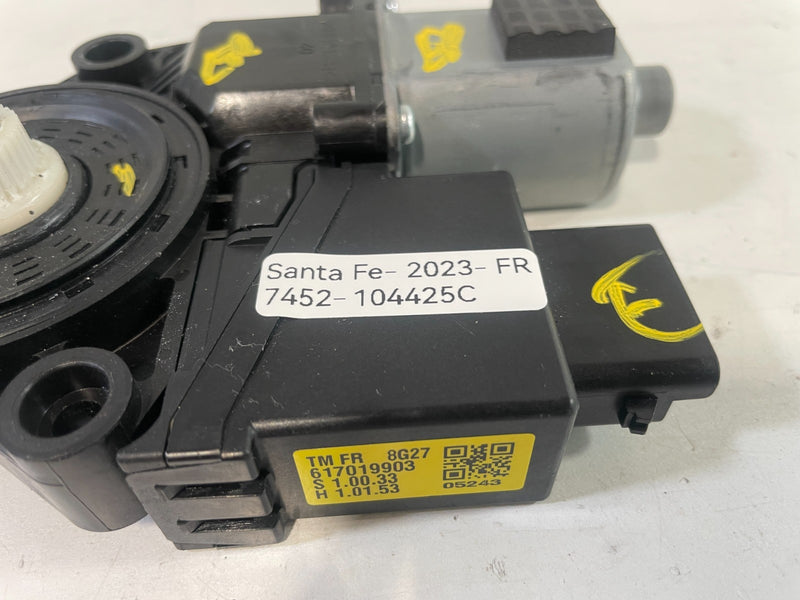 Load image into Gallery viewer, 2021-2023 HYUNDAI SANTA FE FRONT RIGHT SIDE DOOR POWER WINDOW MOTOR # 104425C
