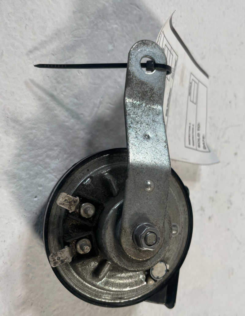 Load image into Gallery viewer, 2019 - 2021 INFINITI QX50 LOW PITCH HORN SIGNAL ALARM 25620-5NA0A # 106491