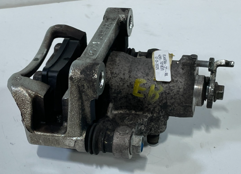 Load image into Gallery viewer, 21-23 HYUNDAI ELANTRA REAR LEFT SIDE BRAKE CALIPER W/ BRAKE PADS 2.0L # 101831