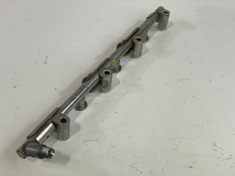 Load image into Gallery viewer, 16 - 20 INFINITI Q50 17-20 Q60 3.0L FRONT LEFT ENGINE FUEL INJECTOR RAIL # 87825