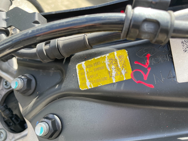 Load image into Gallery viewer, 23-25 KIA SPORTAGE FWD REAR LEFT DRIVER SIDE SUSPENSION KNEE ASSEMBLY # 106668