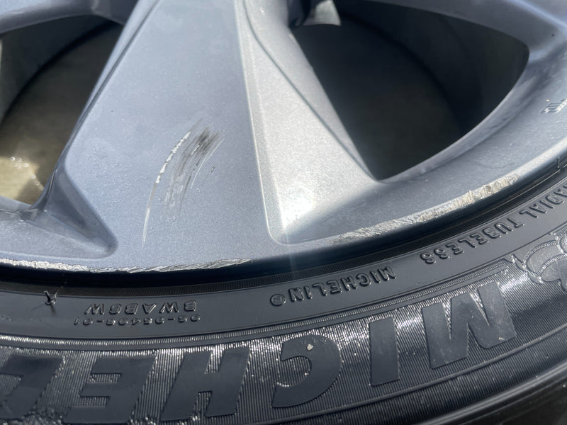 Load image into Gallery viewer, HONDA PASSPORT TOURING 20X8.5J ET55 WHEEL RIM W/ TIRE 3.5L ONLY#1 19-21 # 105294
