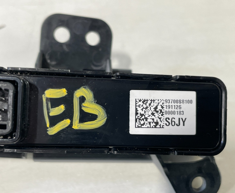 Load image into Gallery viewer, 20-22 HYUNDAI PALISADE DASH RHEOSTAT DIMMER & TRUNK & TRACTION SWITCH # 100827