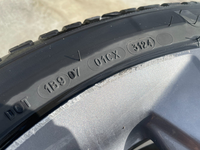 Load image into Gallery viewer, HONDA PASSPORT TOURING 20X8.5J ET55 WHEEL RIM W/ TIRE 3.5L ONLY#1 19-21 # 105293