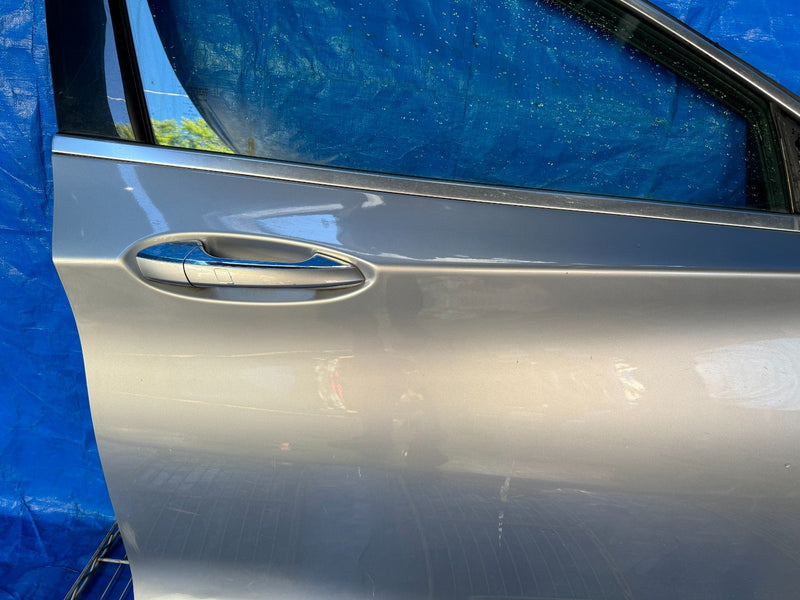 Load image into Gallery viewer, 17-19 INFINITI QX30 FRONT RIGHT PASSENGER SIDE DOOR SHELL GRAY KAD # MR7-DRU1652