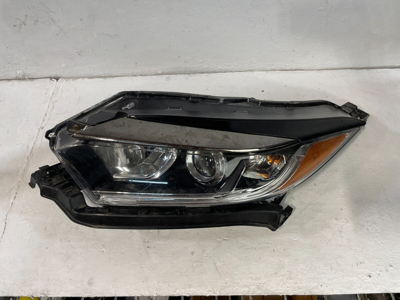 Load image into Gallery viewer, 2019-2022 HONDA HR-V LEFT SIDE HALOGEN W/O LED HEADLIGHT HEADLAMP # IG15-HDU975