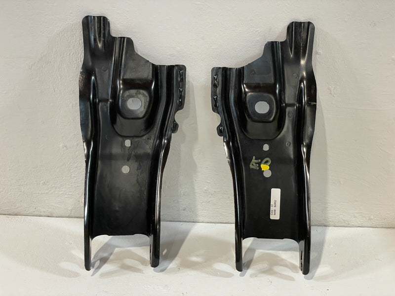 Load image into Gallery viewer, 22-25 HONDA CIVIC ACCORD FRONT LH & RH SUBFRAME REARWARD STAY BRACKET PAIR 86952