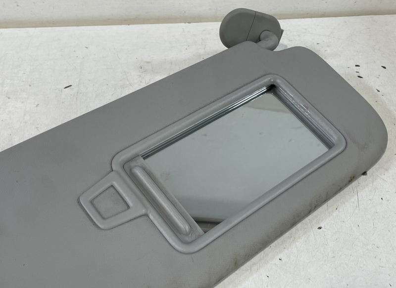 Load image into Gallery viewer, 21-25 HYUNDAI ELANTRA ELANTRA N FRONT RIGHT SIDE SUNVISOR SUN VISOR GRAY # 99290