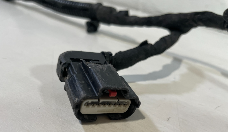 Load image into Gallery viewer, 2020 - 2024 CADILLAC CT5 REAR BUMPER PARKING WIRING HARNESS CABLE # 104977