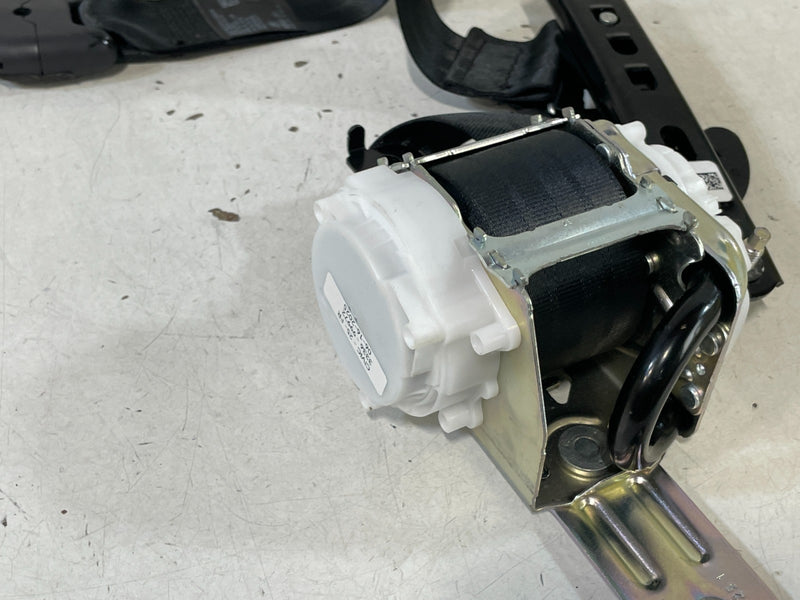 Load image into Gallery viewer, 2022-2025 HONDA CIVIC FRONT RIGHT SIDE SEAT BELT RETRACTOR W/ TENSIONER # 99972